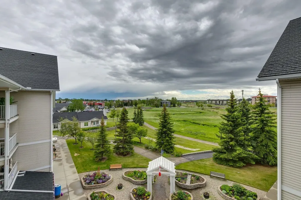 305 1 Avenue NW Airdrie AB T4B 2M5