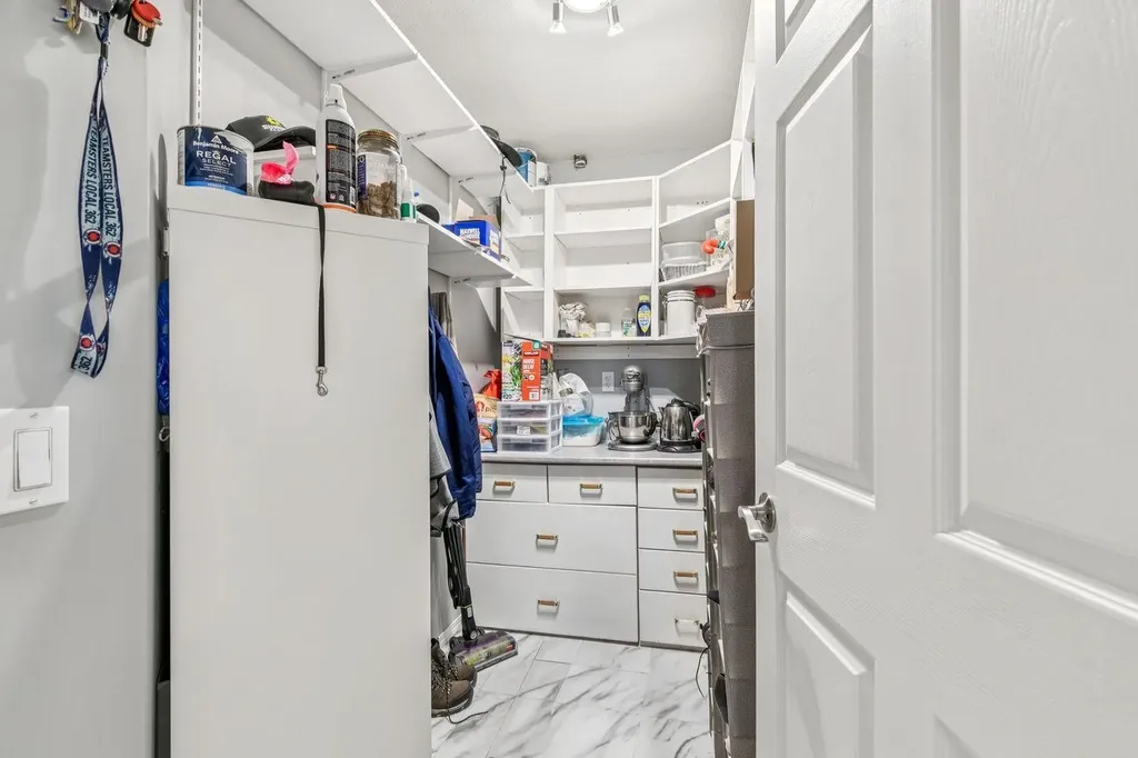 305 1 Avenue NW Airdrie AB T4B 2M5