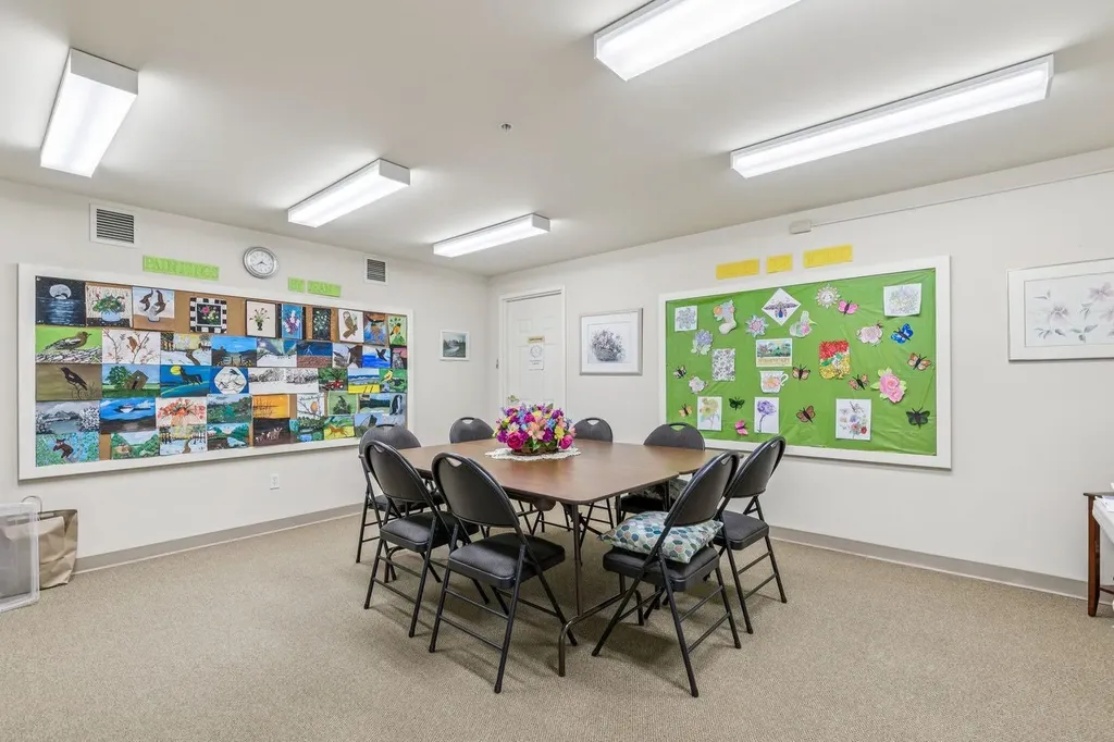 305 1 Avenue NW Airdrie AB T4B 2M5
