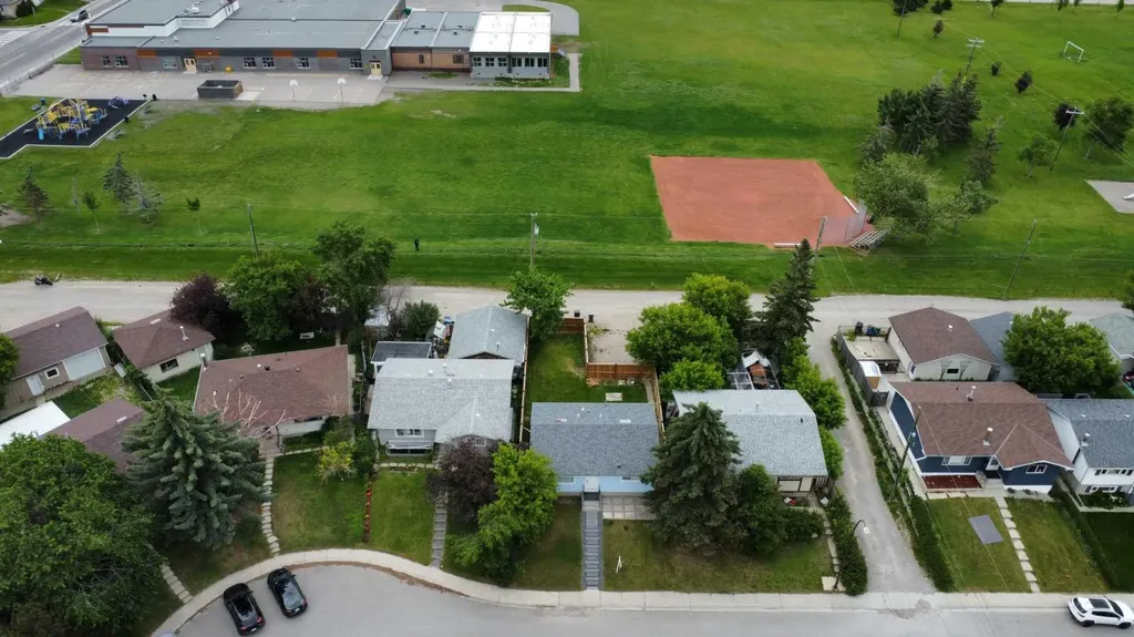 119 Maranda Close NE Calgary AB T2A 3E7