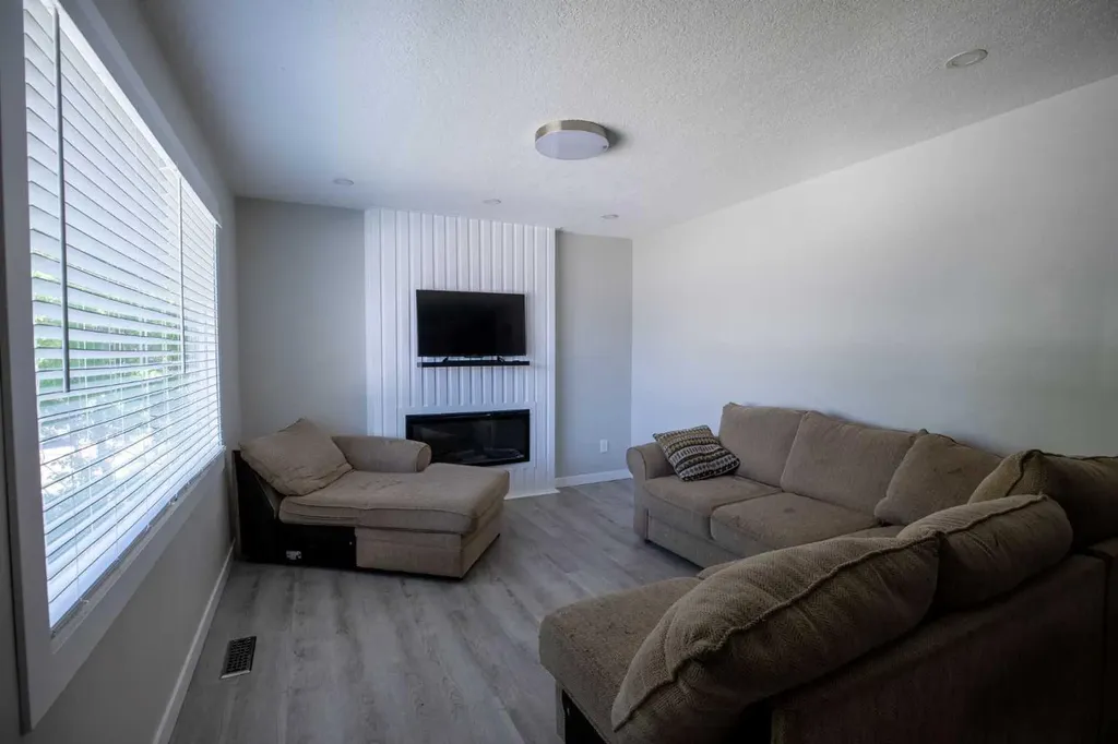 119 Maranda Close NE Calgary AB T2A 3E7