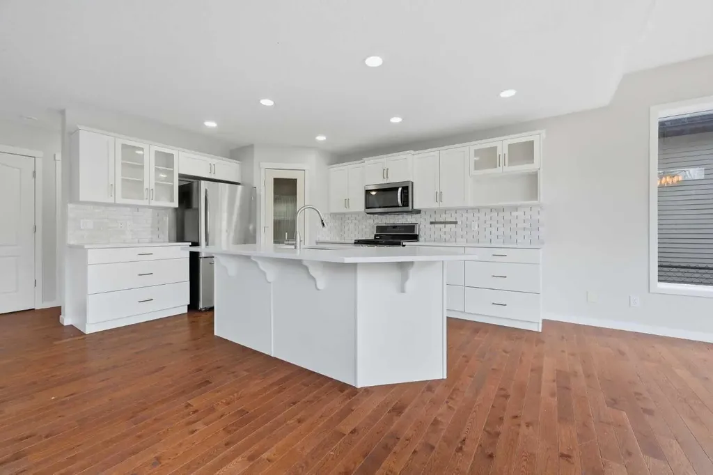 15 Cougarstone Court SW Calgary AB T3H 5A4