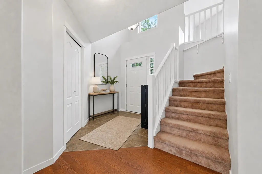 15 Cougarstone Court SW Calgary AB T3H 5A4