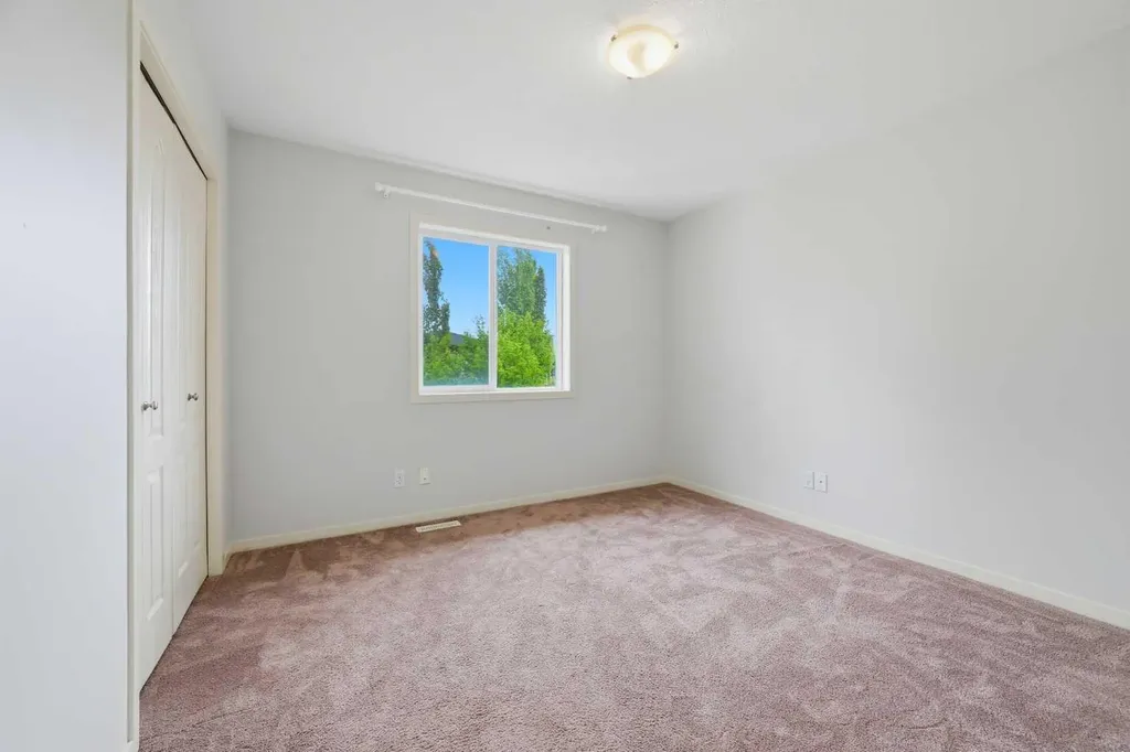 15 Cougarstone Court SW Calgary AB T3H 5A4