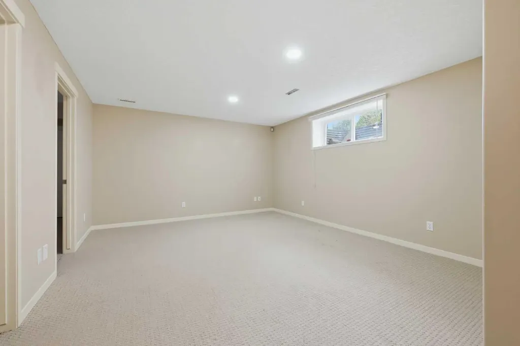 15 Cougarstone Court SW Calgary AB T3H 5A4