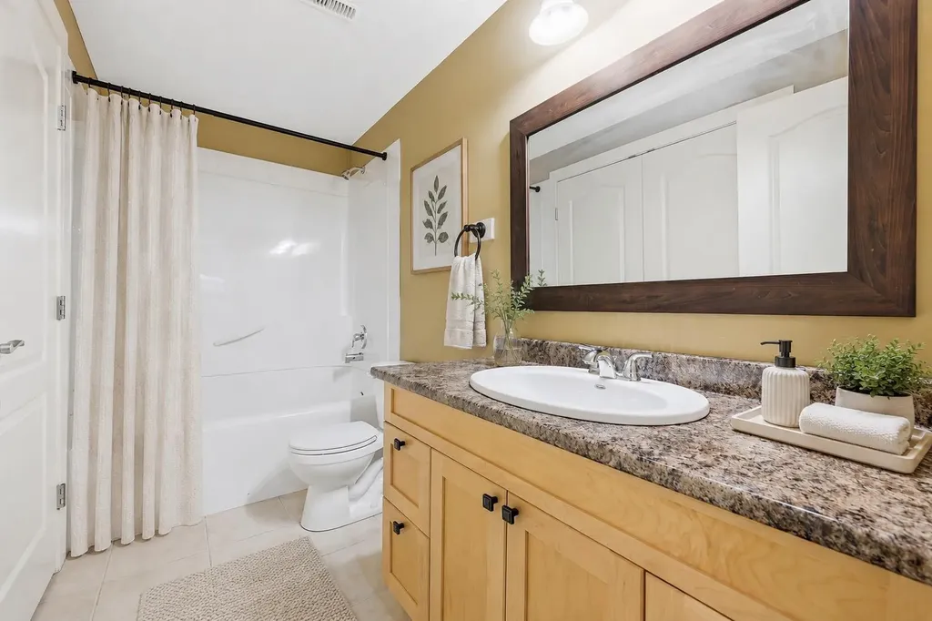 15 Cougarstone Court SW Calgary AB T3H 5A4