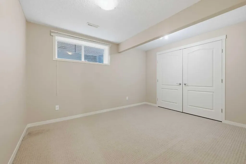 15 Cougarstone Court SW Calgary AB T3H 5A4