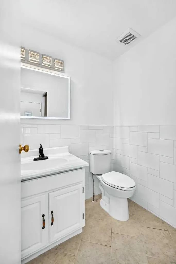 10 Erin Ridge Place SE Calgary AB T2B 2W8