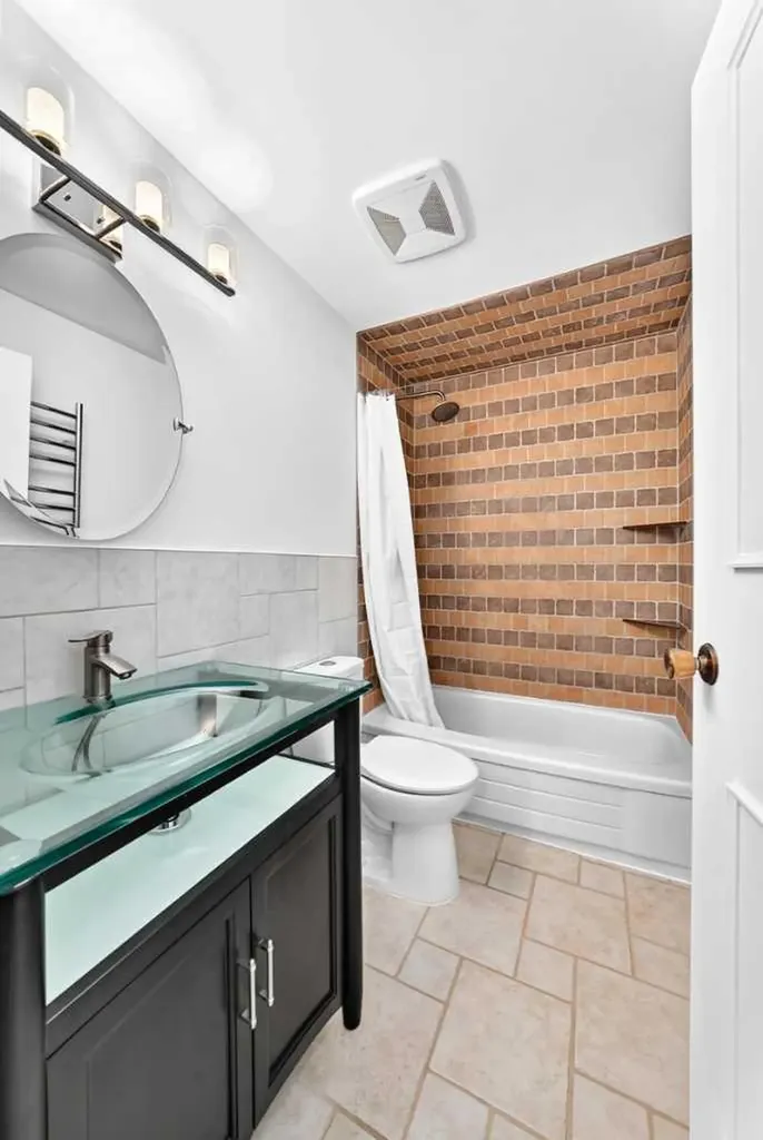 10 Erin Ridge Place SE Calgary AB T2B 2W8