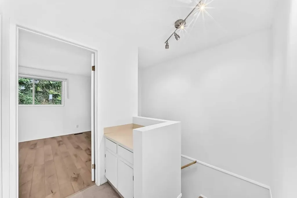 10 Erin Ridge Place SE Calgary AB T2B 2W8