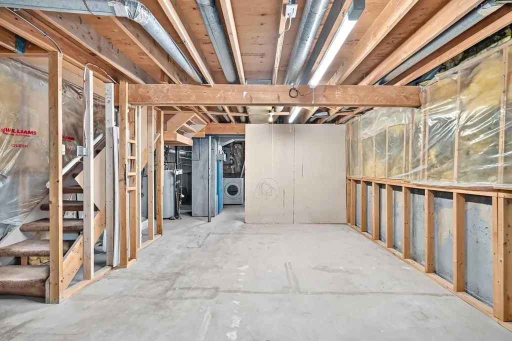 10 Erin Ridge Place SE Calgary AB T2B 2W8