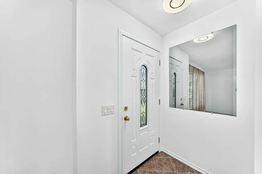 10 Erin Ridge Place SE Calgary AB T2B 2W8