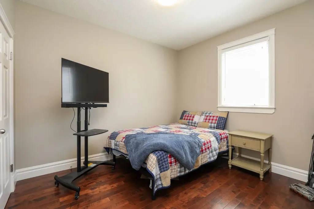 244 N 2 Street E Magrath AB T0K 1J0