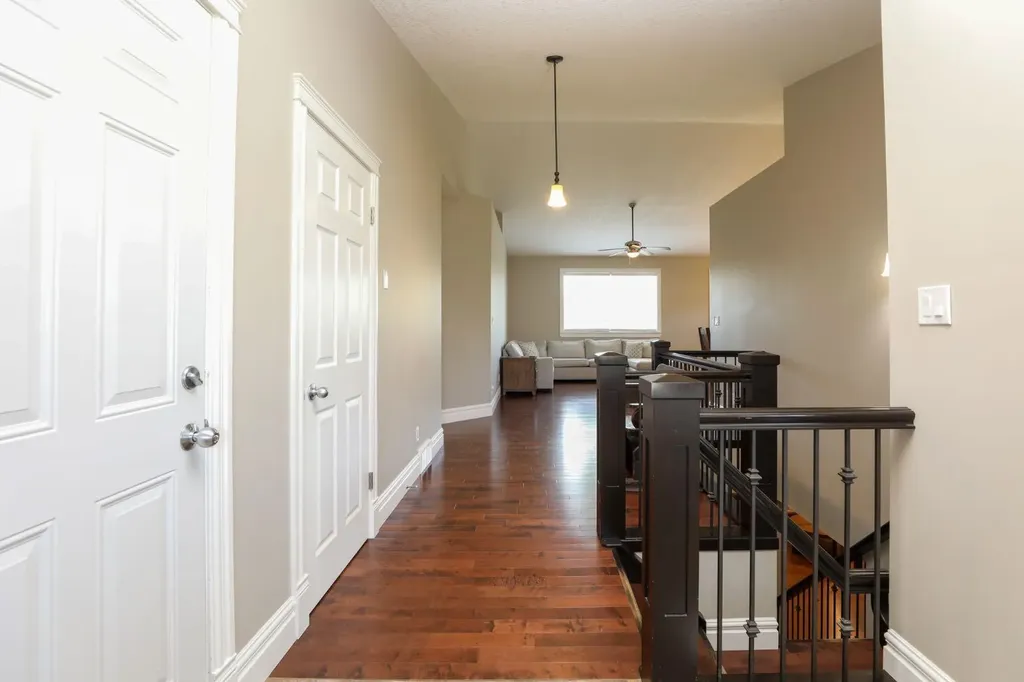 244 N 2 Street E Magrath AB T0K 1J0