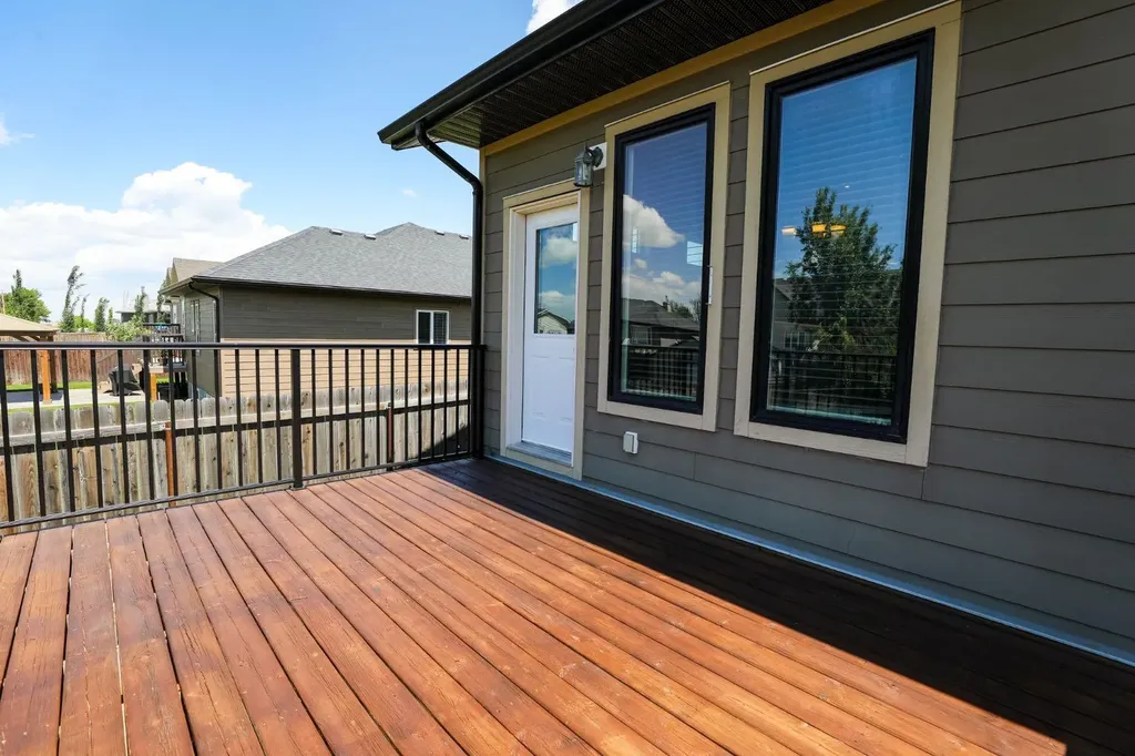 244 N 2 Street E Magrath AB T0K 1J0