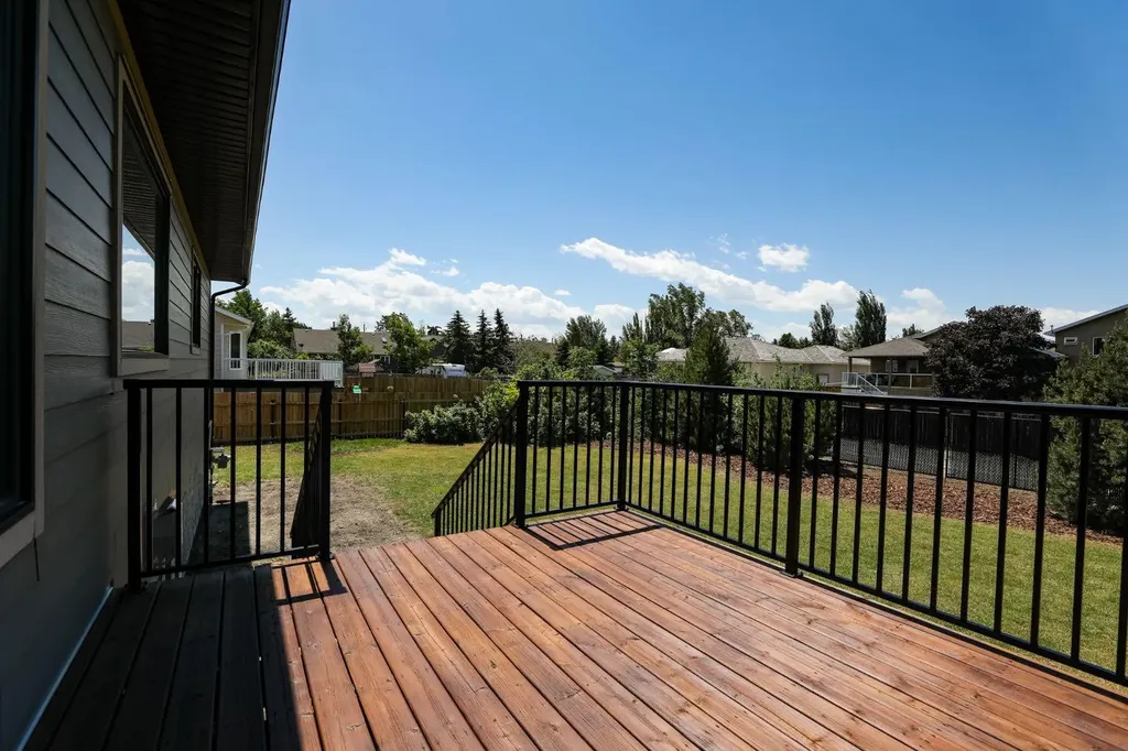 244 N 2 Street E Magrath AB T0K 1J0