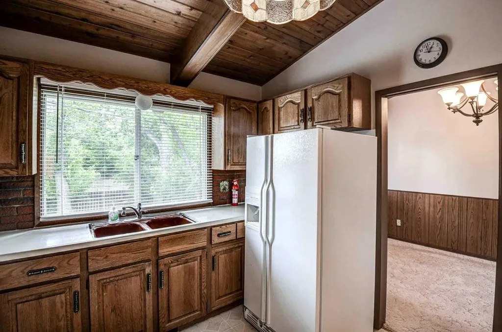 1135 Southglen Drive SW Calgary AB T2W 0X2