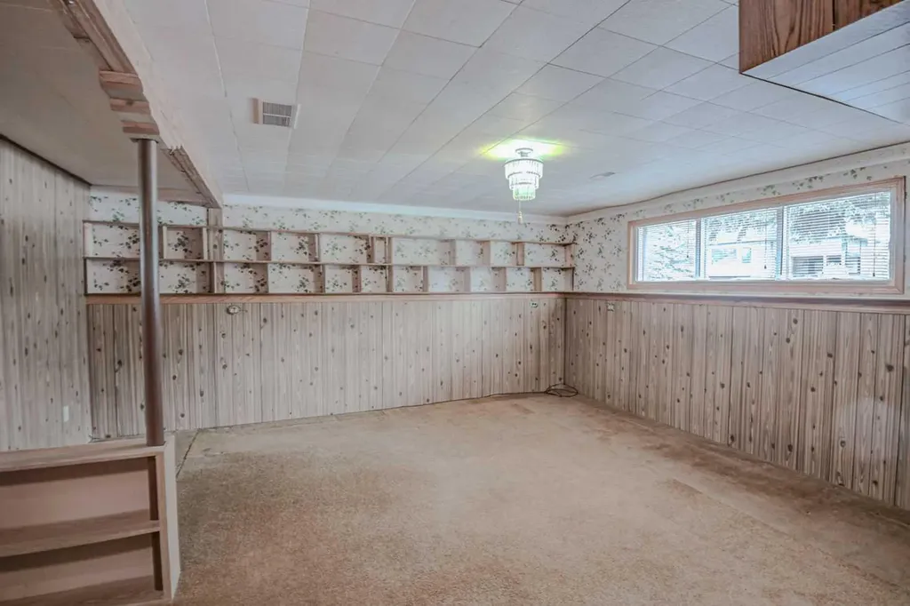 1135 Southglen Drive SW Calgary AB T2W 0X2