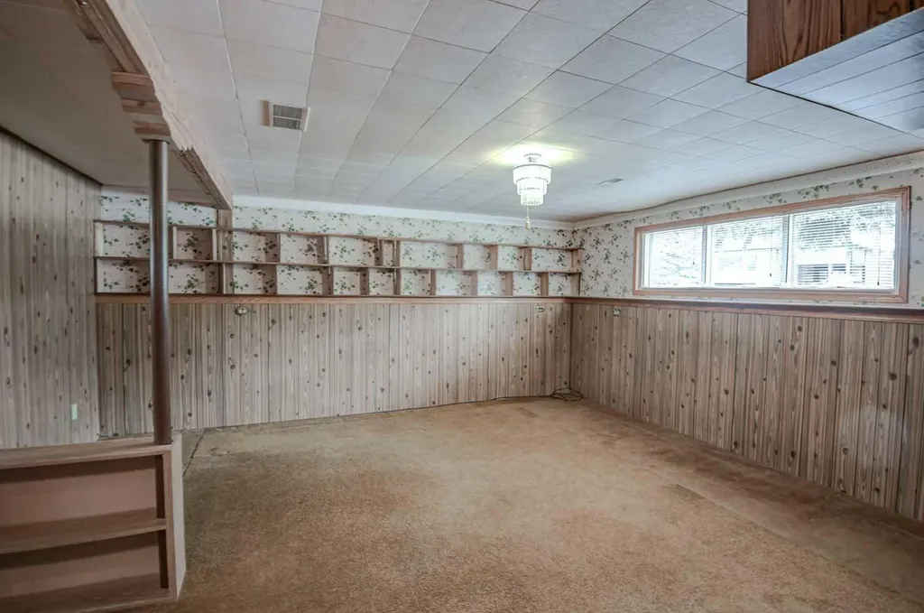1135 Southglen Drive SW Calgary AB T2W 0X2