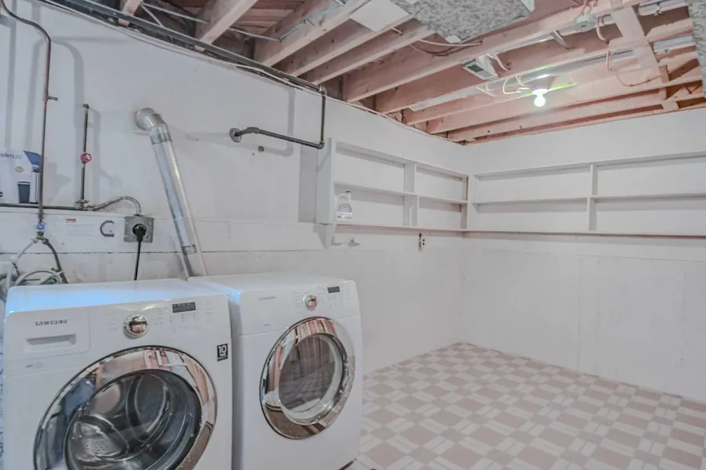 1135 Southglen Drive SW Calgary AB T2W 0X2