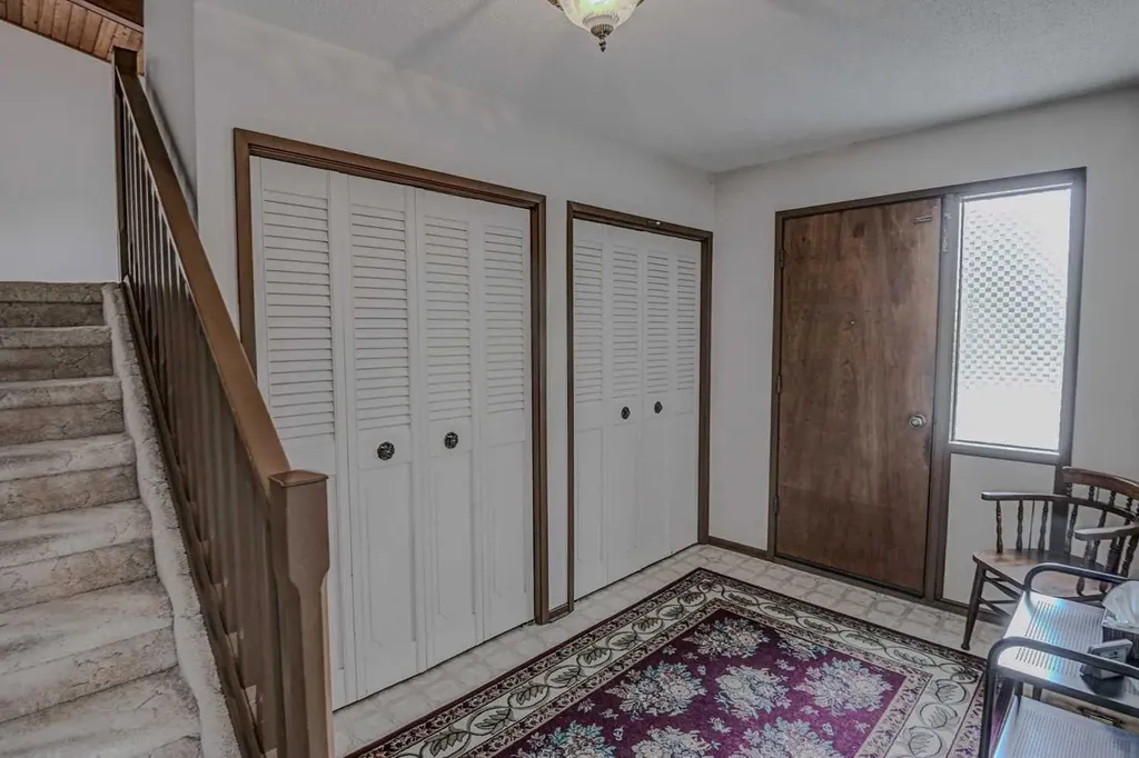 1135 Southglen Drive SW Calgary AB T2W 0X2