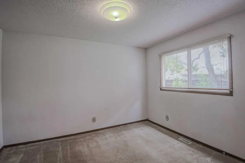 1135 Southglen Drive SW Calgary AB T2W 0X2