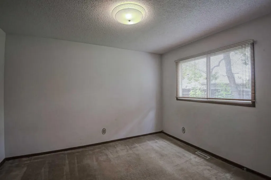 1135 Southglen Drive SW Calgary AB T2W 0X2