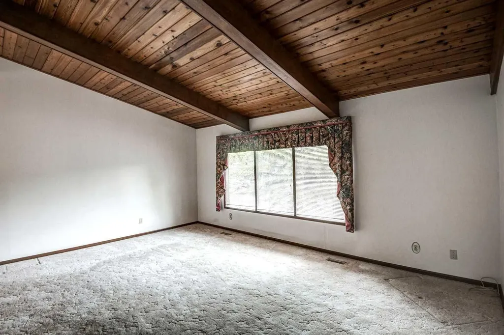 1135 Southglen Drive SW Calgary AB T2W 0X2