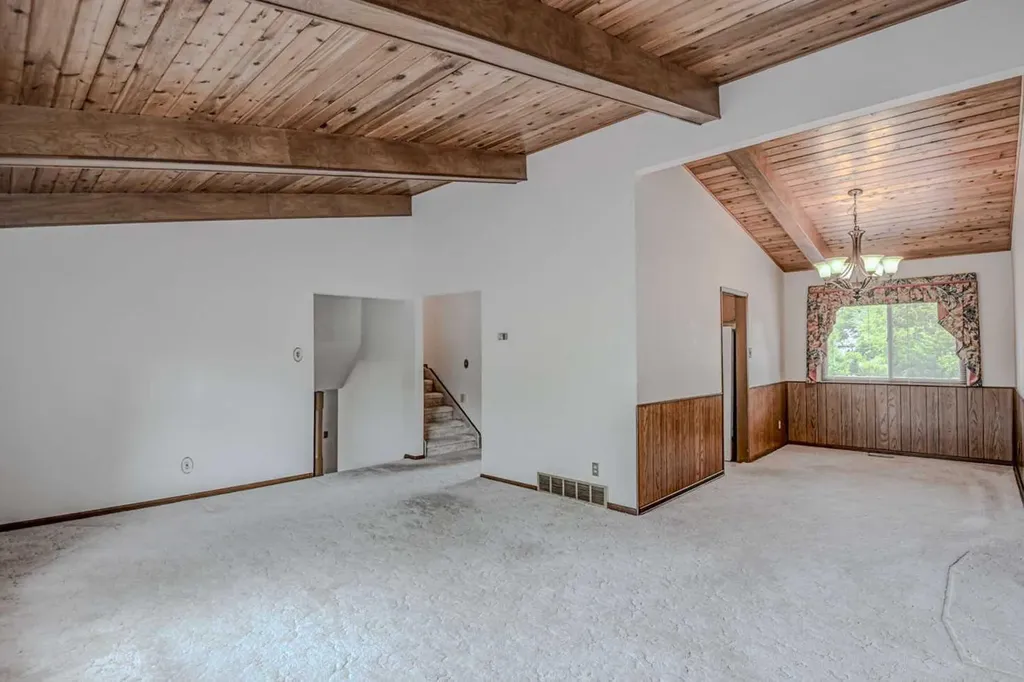 1135 Southglen Drive SW Calgary AB T2W 0X2