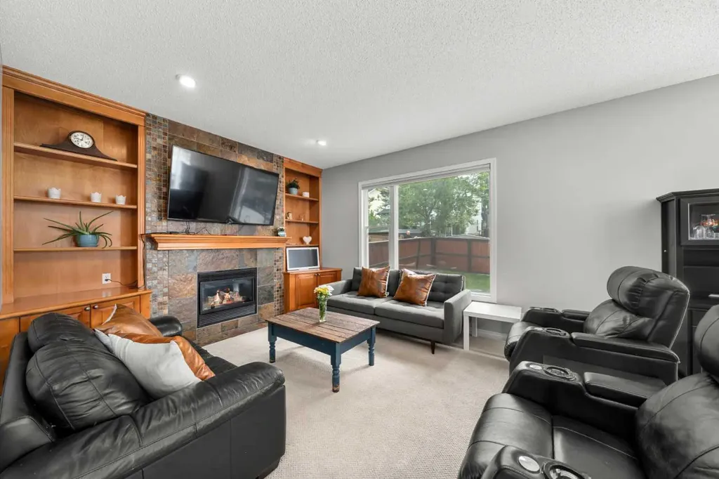 134 Rockywood Circle NW Calgary AB T3G 5W1