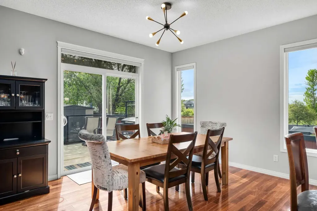 134 Rockywood Circle NW Calgary AB T3G 5W1