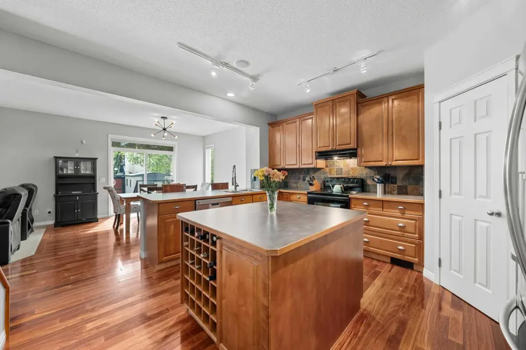 134 Rockywood Circle NW Calgary AB T3G 5W1