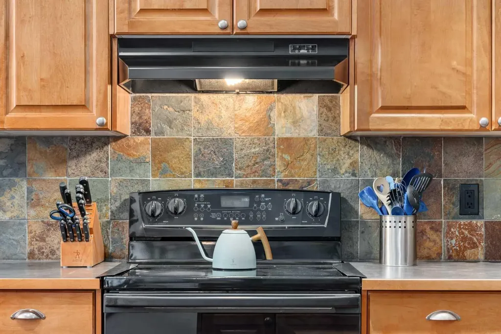 134 Rockywood Circle NW Calgary AB T3G 5W1