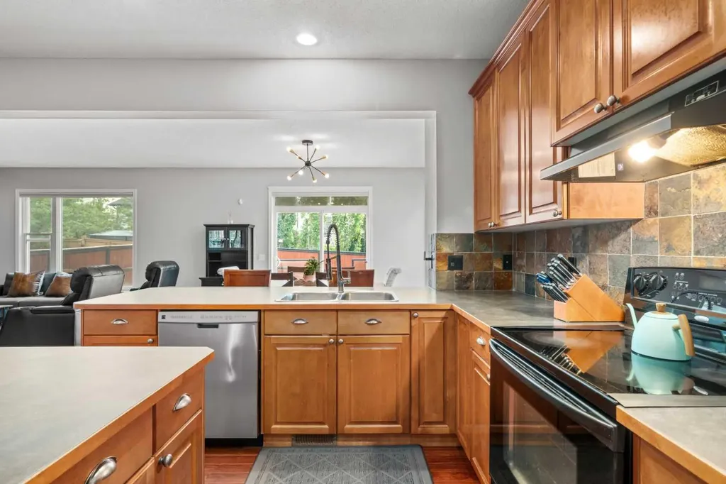 134 Rockywood Circle NW Calgary AB T3G 5W1
