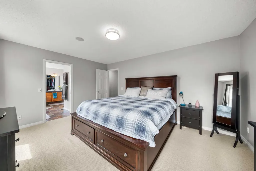 134 Rockywood Circle NW Calgary AB T3G 5W1
