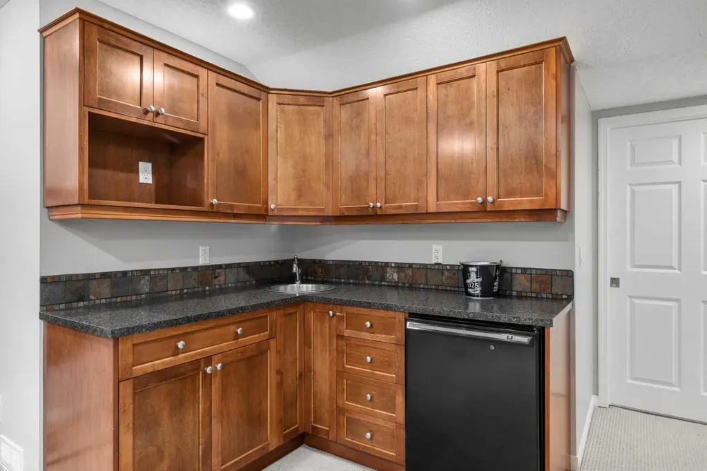 134 Rockywood Circle NW Calgary AB T3G 5W1