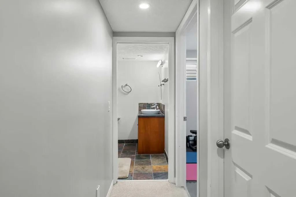 134 Rockywood Circle NW Calgary AB T3G 5W1