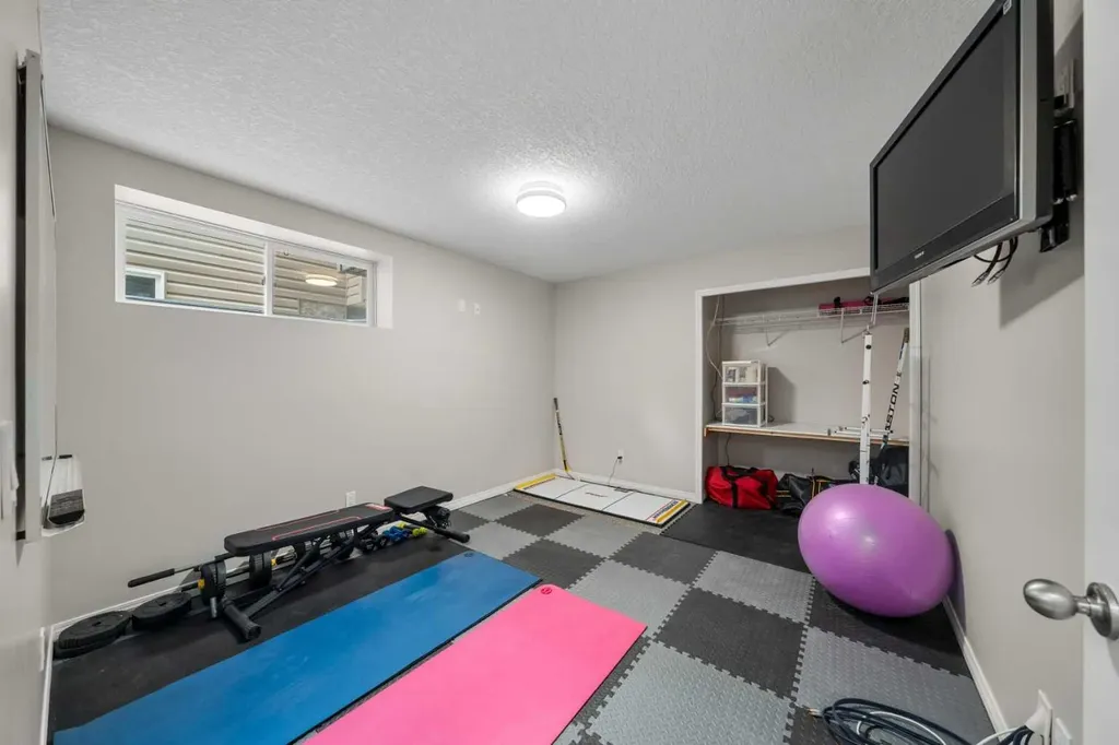 134 Rockywood Circle NW Calgary AB T3G 5W1