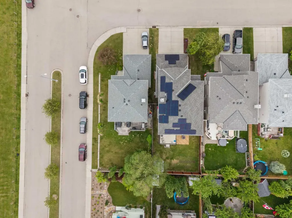 134 Rockywood Circle NW Calgary AB T3G 5W1
