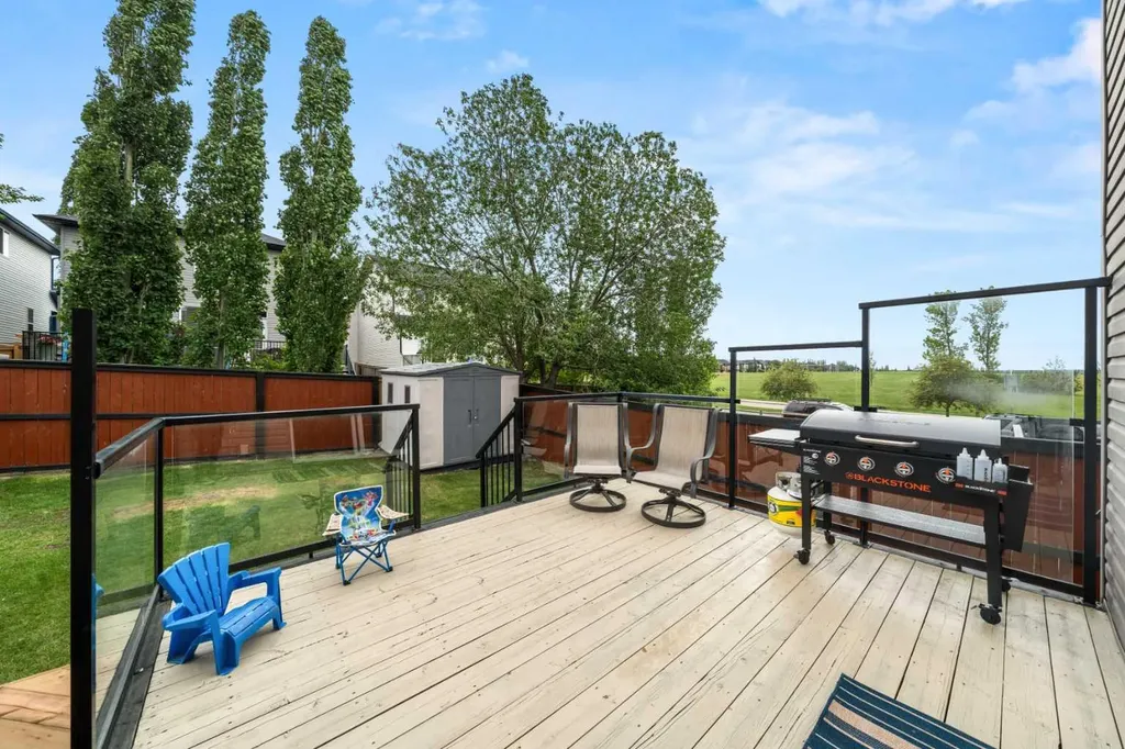 134 Rockywood Circle NW Calgary AB T3G 5W1