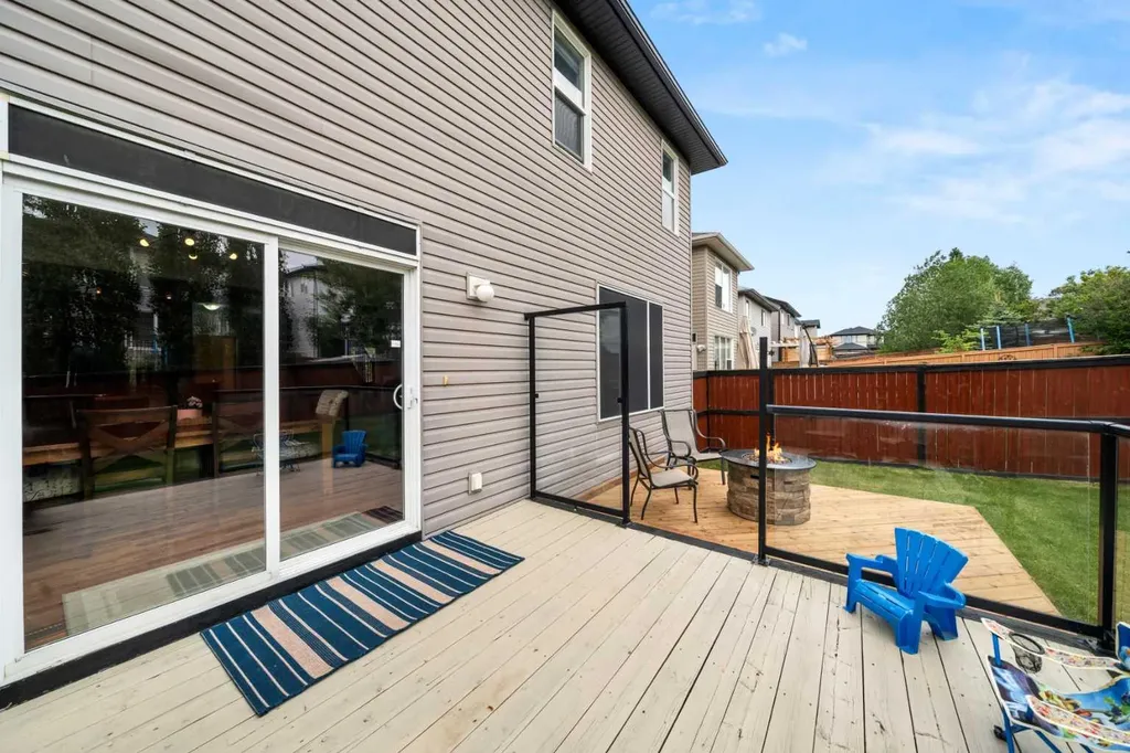 134 Rockywood Circle NW Calgary AB T3G 5W1
