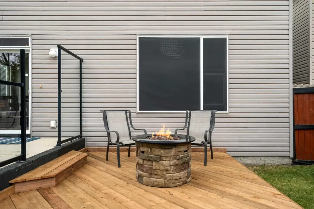 134 Rockywood Circle NW Calgary AB T3G 5W1