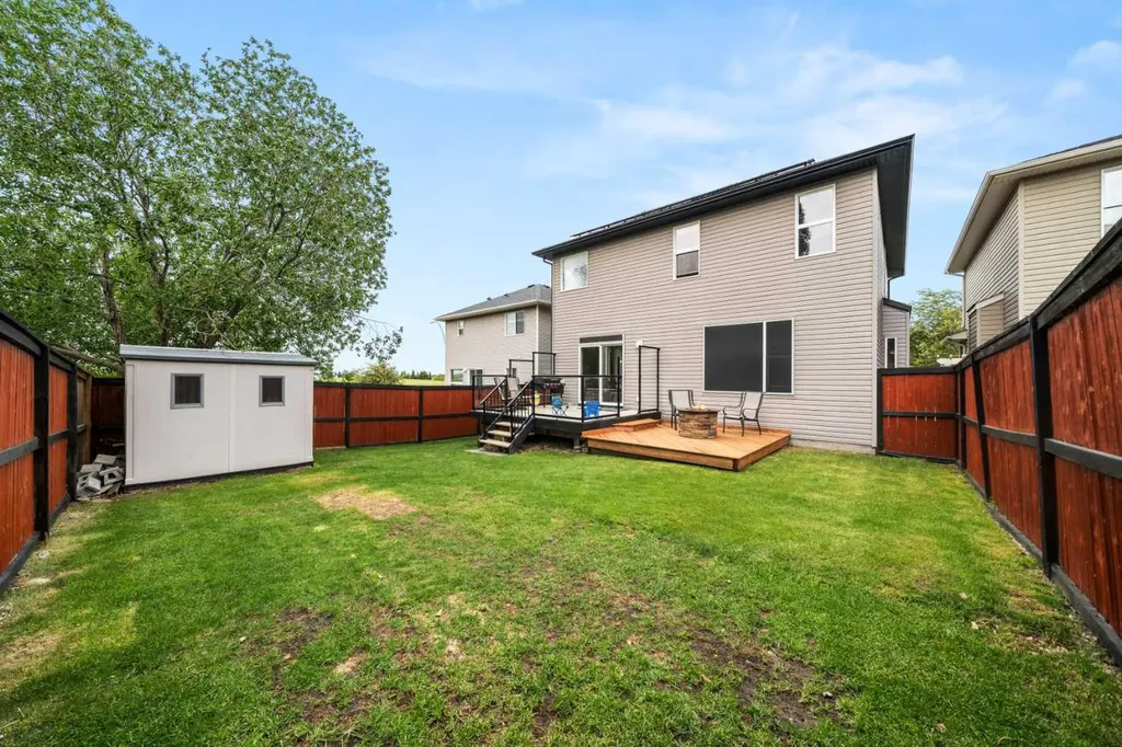 134 Rockywood Circle NW Calgary AB T3G 5W1