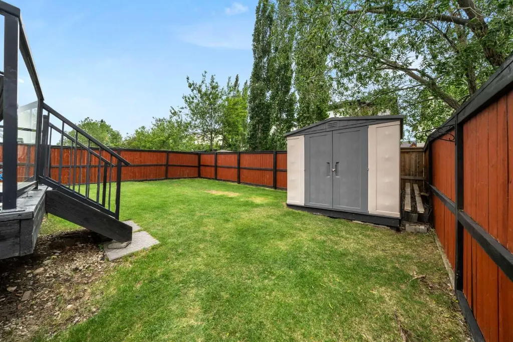 134 Rockywood Circle NW Calgary AB T3G 5W1