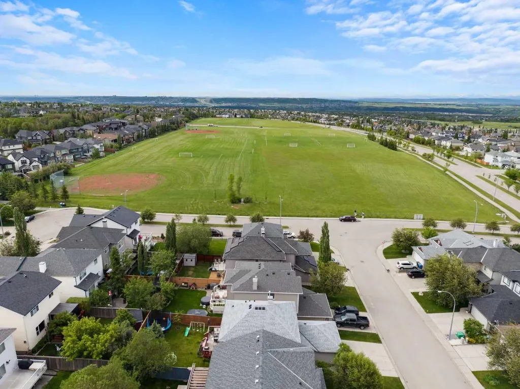 134 Rockywood Circle NW Calgary AB T3G 5W1