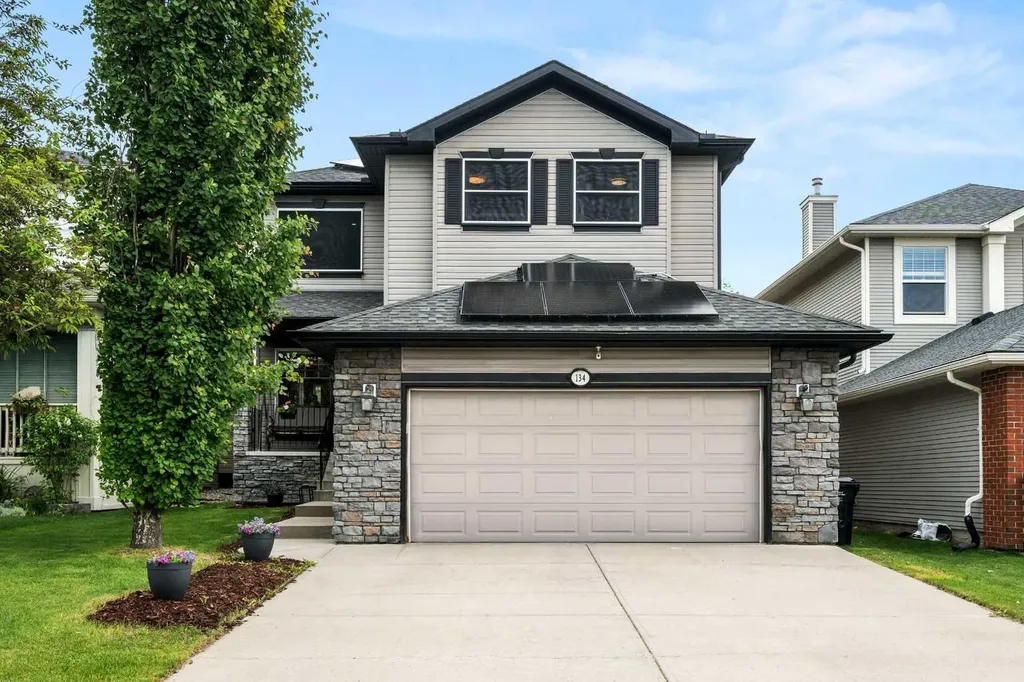 134 Rockywood Circle NW Calgary AB T3G 5W1