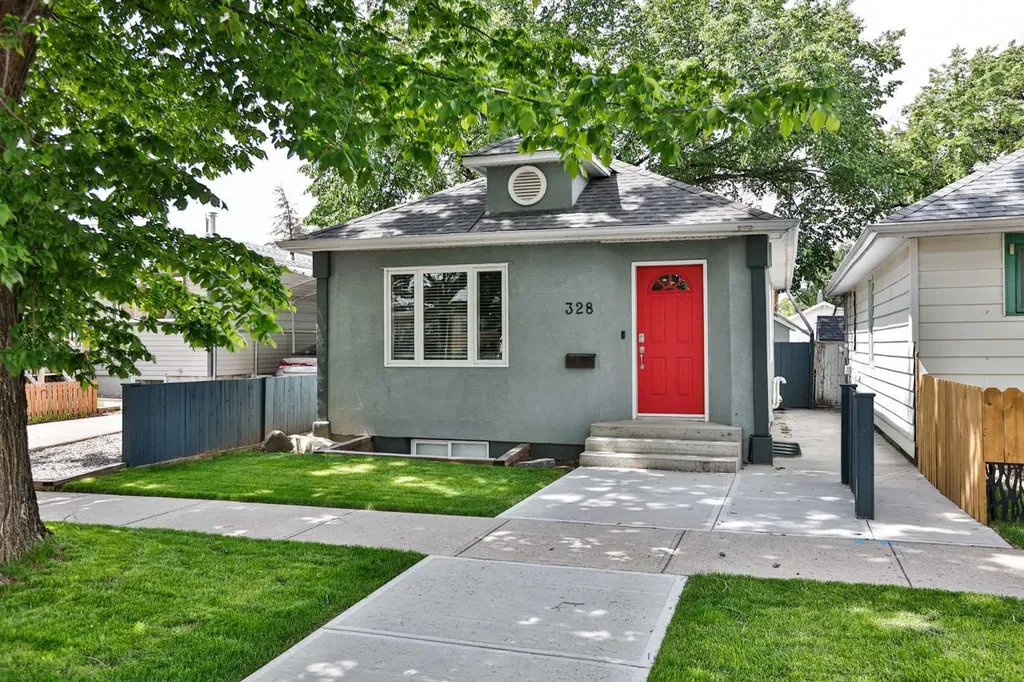 328 12c Street N Lethbridge AB T1H 2M9