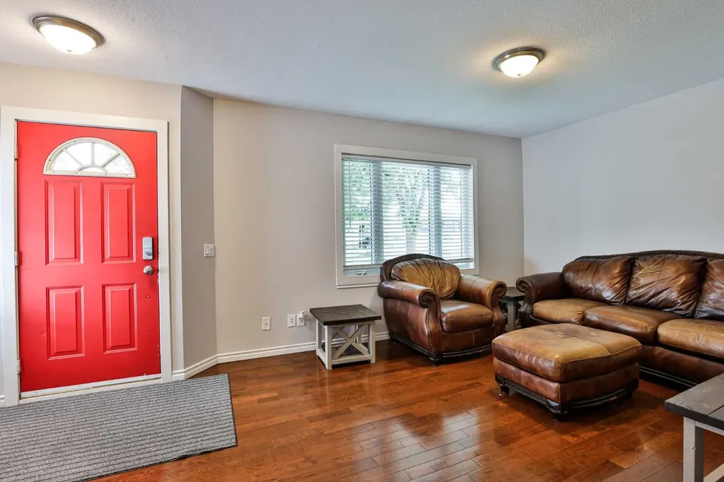 328 12c Street N Lethbridge AB T1H 2M9