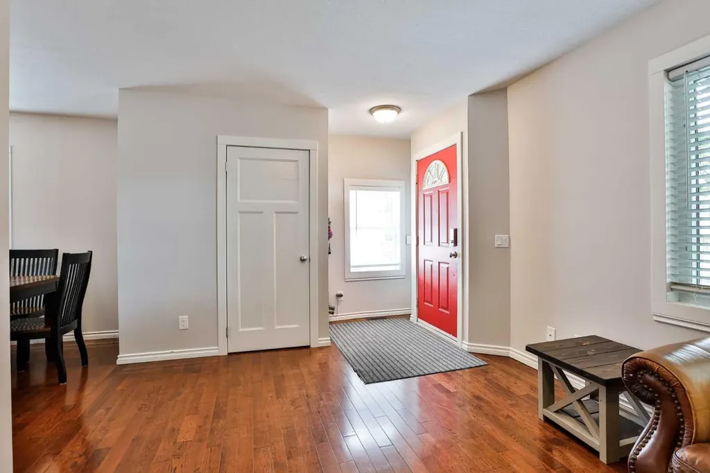 328 12c Street N Lethbridge AB T1H 2M9