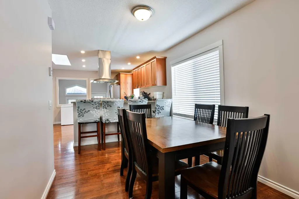 328 12c Street N Lethbridge AB T1H 2M9